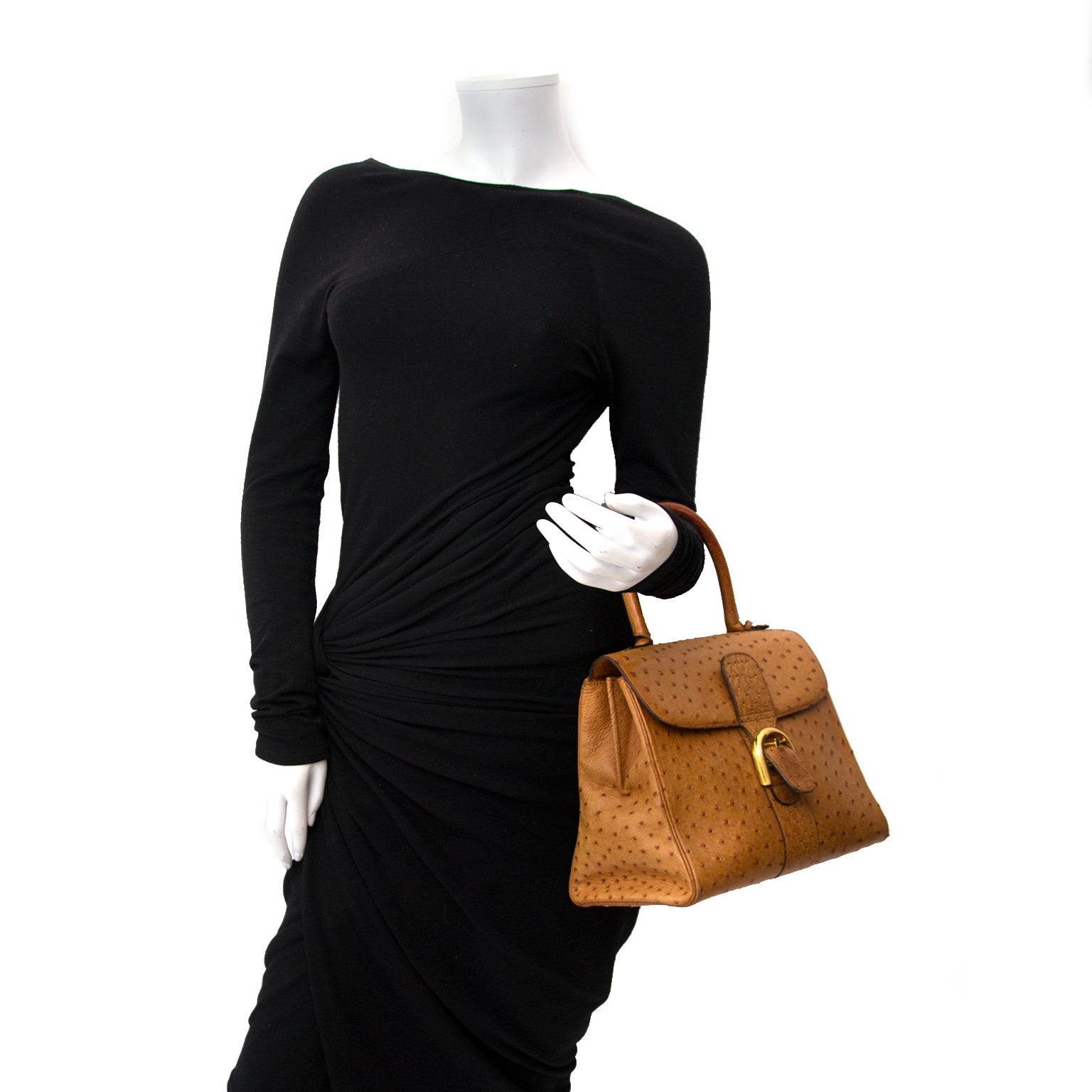 Buy and sell your preloved designer bags for the best rates online at Labellov luxury