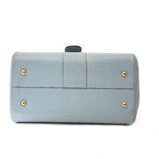 Compra une cartera Delvaux de cuero muy en moda para el precio correcto en LabelLOV.