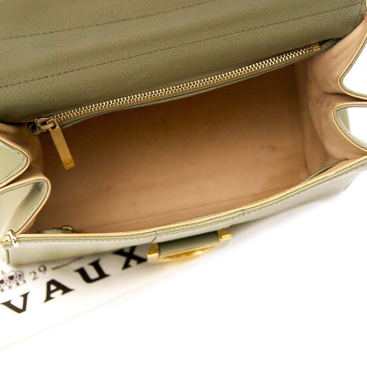 Compra une cartera Delvaux PM Brillant en khaki autentica de cuero muy en moda para el precio correcto en LabelLOV.