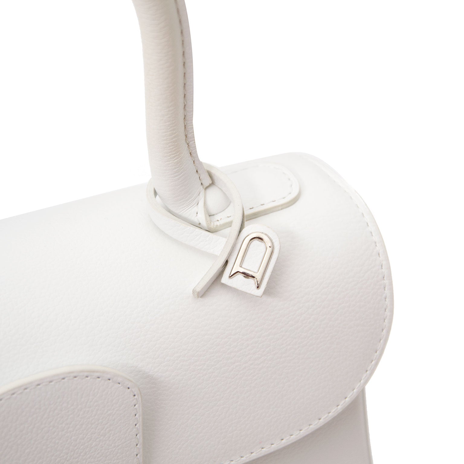 koop en verkoop uw delvaux brillant handtassen tegen de beste prijs bij labellov.com