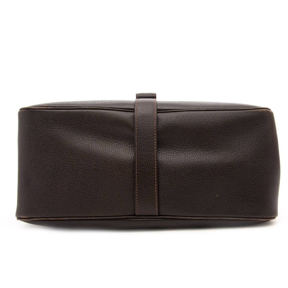 Vintage Delvaux shoulder bags for the best price at Labellov webshop. Safe and secure online shopping with 100% authenticity. Vintage Delvaux sac à epaule pour le meilleur prix.