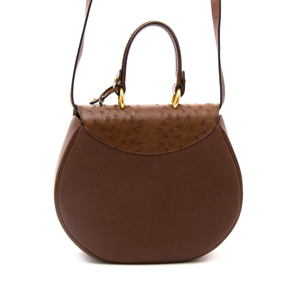 Kopen en verkopen van Delvaux Ostrich Brown Top Handle Bag kan bij Labellov in Antwerpen.