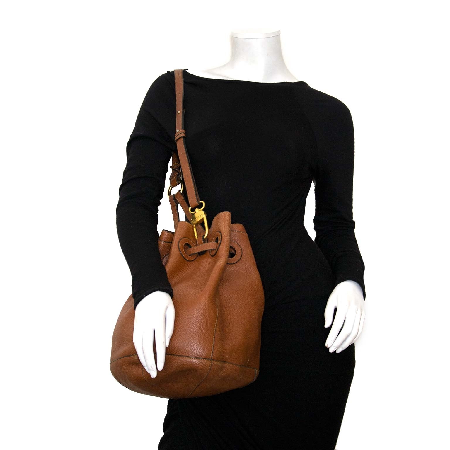 koop delvaux bucket tassen bij labellov vintage mode webshop belgië