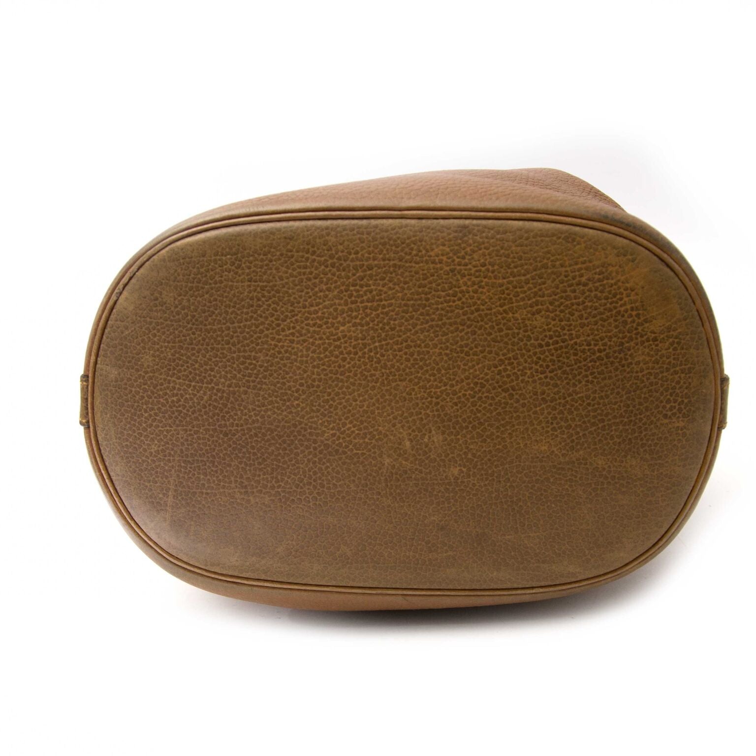 buy beautiful vintage designer handbags on labellov.com or in our showroom in Antwerp