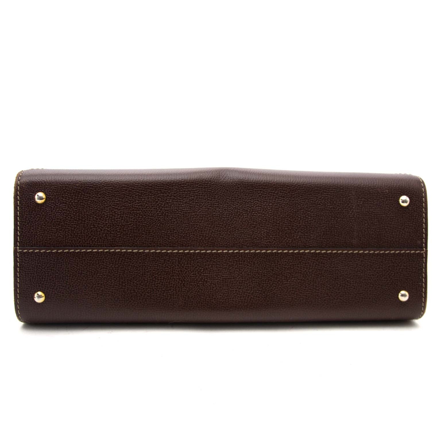 Delvaux Classico Brown Leather Bag Buy authentic designer Delvaux secondhand bags at Labellov at the best price. Safe and secure shopping. Koop tweedehands authentieke Delvaux tassen bij designer webwinkel labellov.