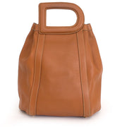 Authentieke Delvaux cognac D top handle voor de juiste prijs bij LabelLOV vintage webshop. Delvaux cognac shoulder bag.Veilig online winkelen. Luxe, vintage, mode. Antwerpen, België.