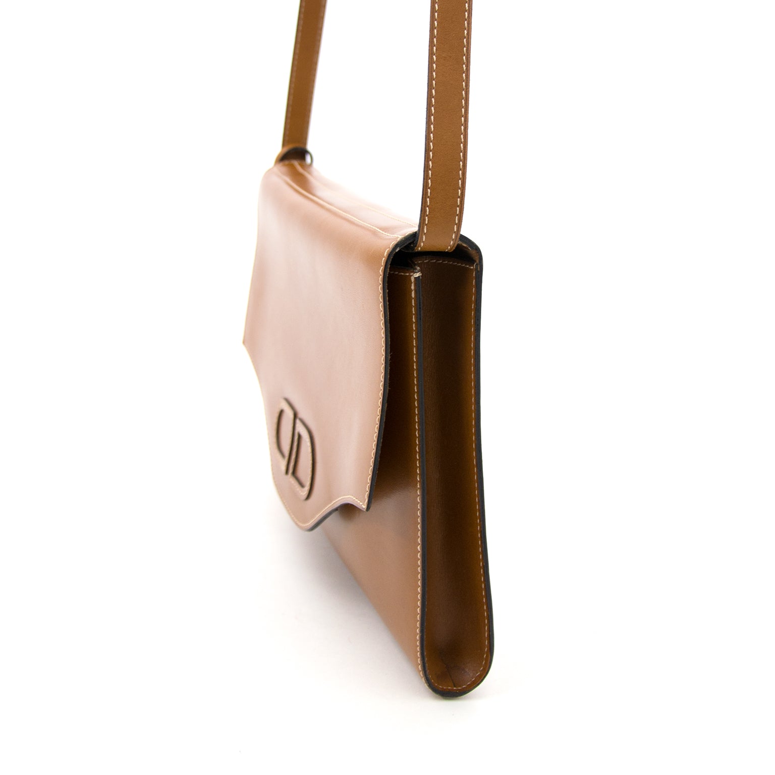 koop uw delvaux cognace schoudertas nu online bij labellov.com tegen de beste prijs