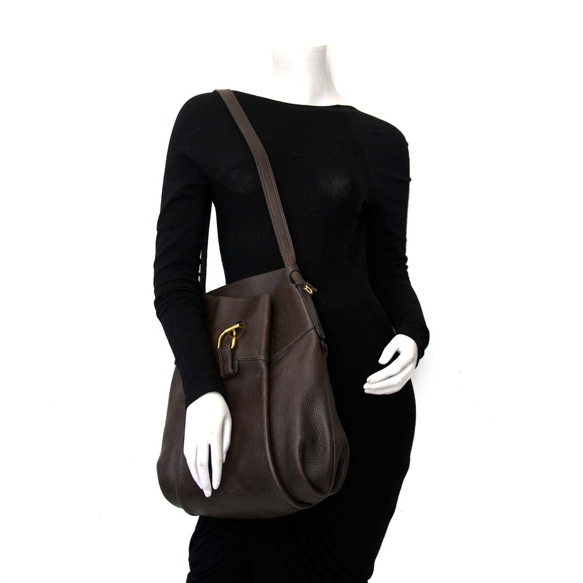 Achetez un authentique Delvaux sac à main pour le bon prix chez LabelLOV.