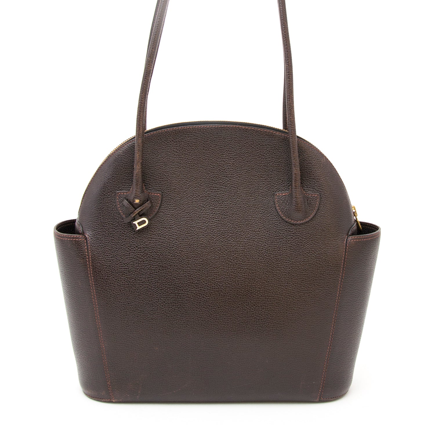 Second hand Delvaux shoulder bag for the best price at Labellov webshop. Safe and secure online shopping with 100% authenticity. Seconde main Delvaux sac à epaule pour le meilleur prix.