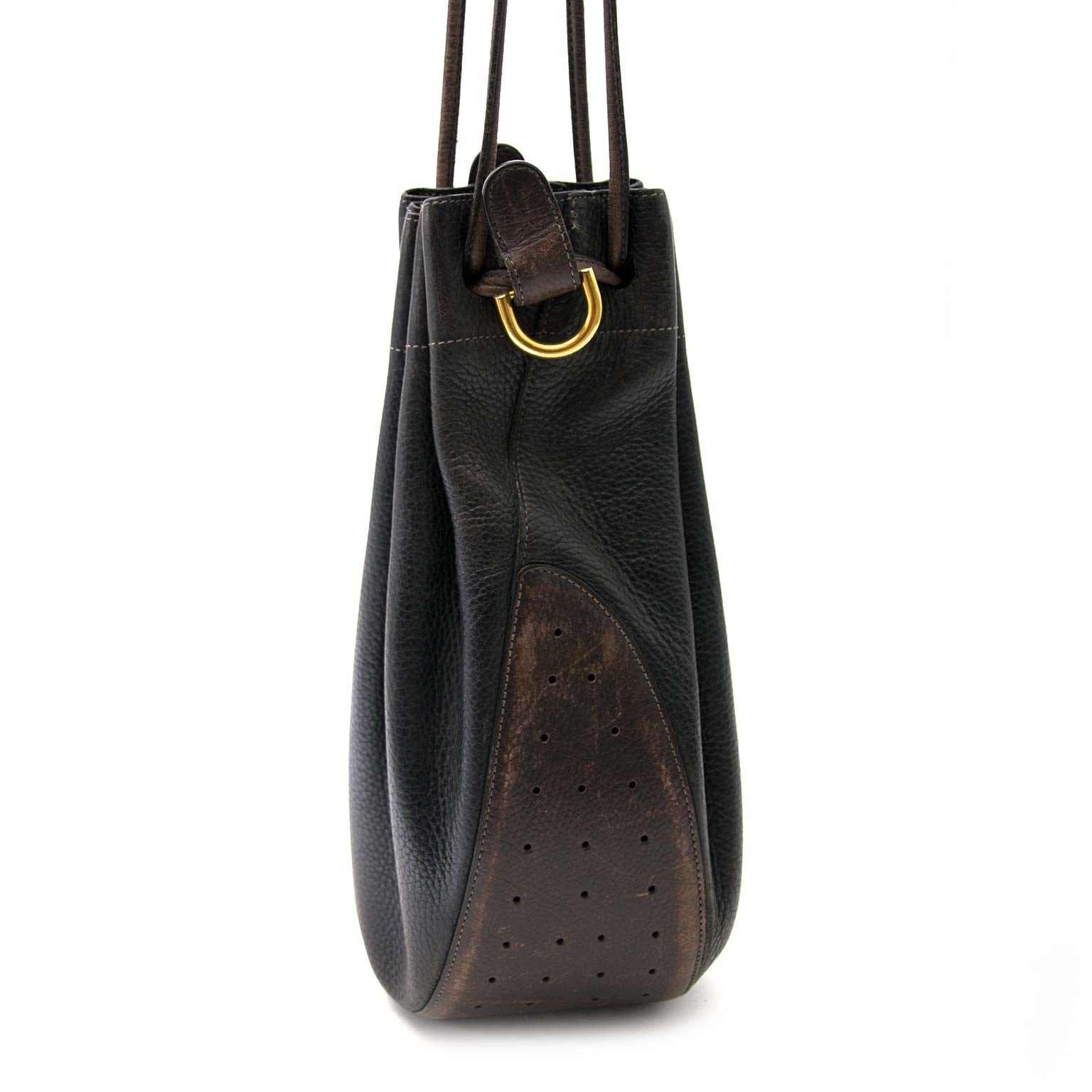 Delvaux Black & Brown Caviar Leather Bucket Bag Buy authentic designer Delvaux secondhand bags at Labellov at the best price. Safe and secure shopping. Koop tweedehands authentieke Delvaux tassen bij designer webwinkel labellov.