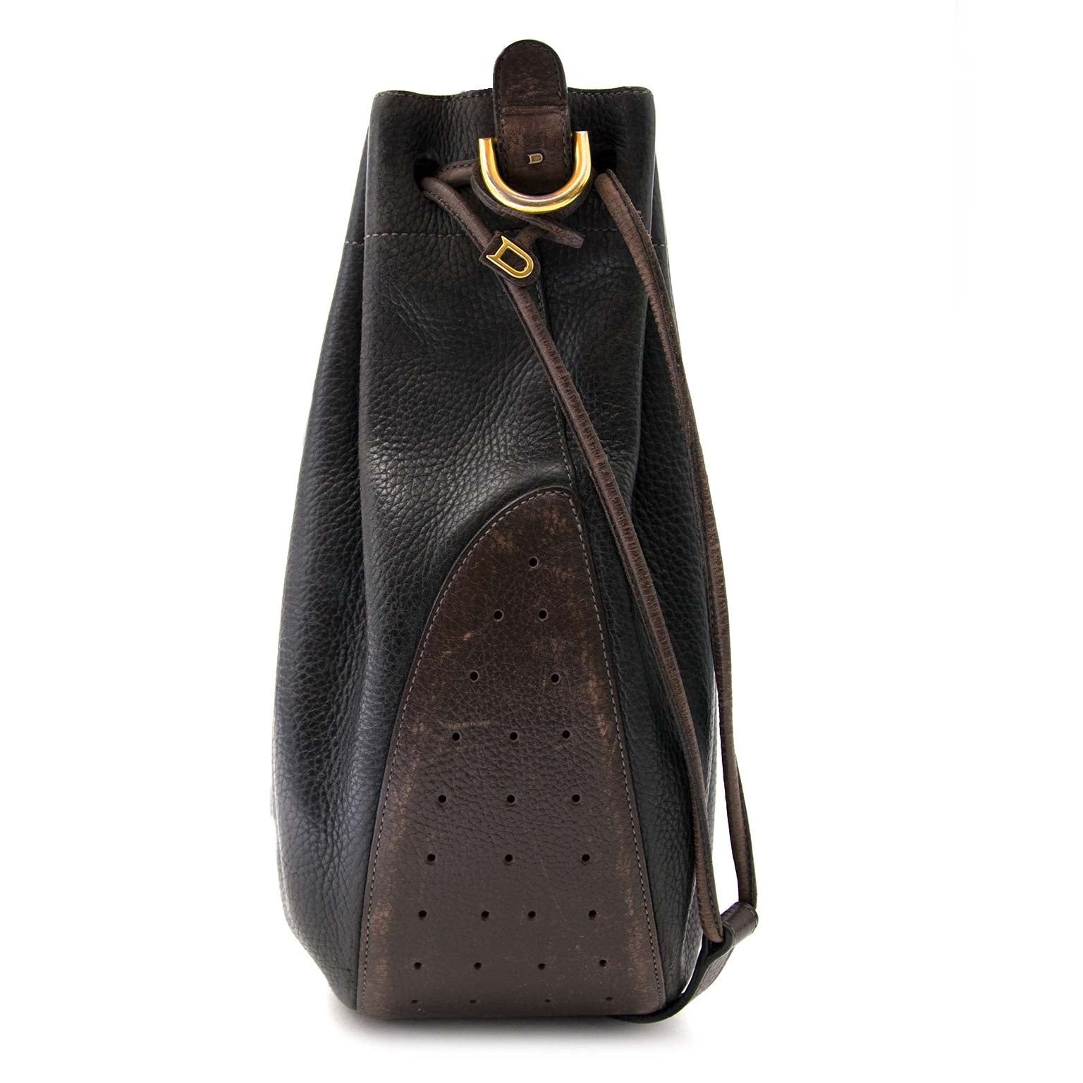 Delvaux Black & Brown Caviar Leather Bucket Bag Buy authentic designer Delvaux secondhand bags at Labellov at the best price. Safe and secure shopping. Koop tweedehands authentieke Delvaux tassen bij designer webwinkel labellov.