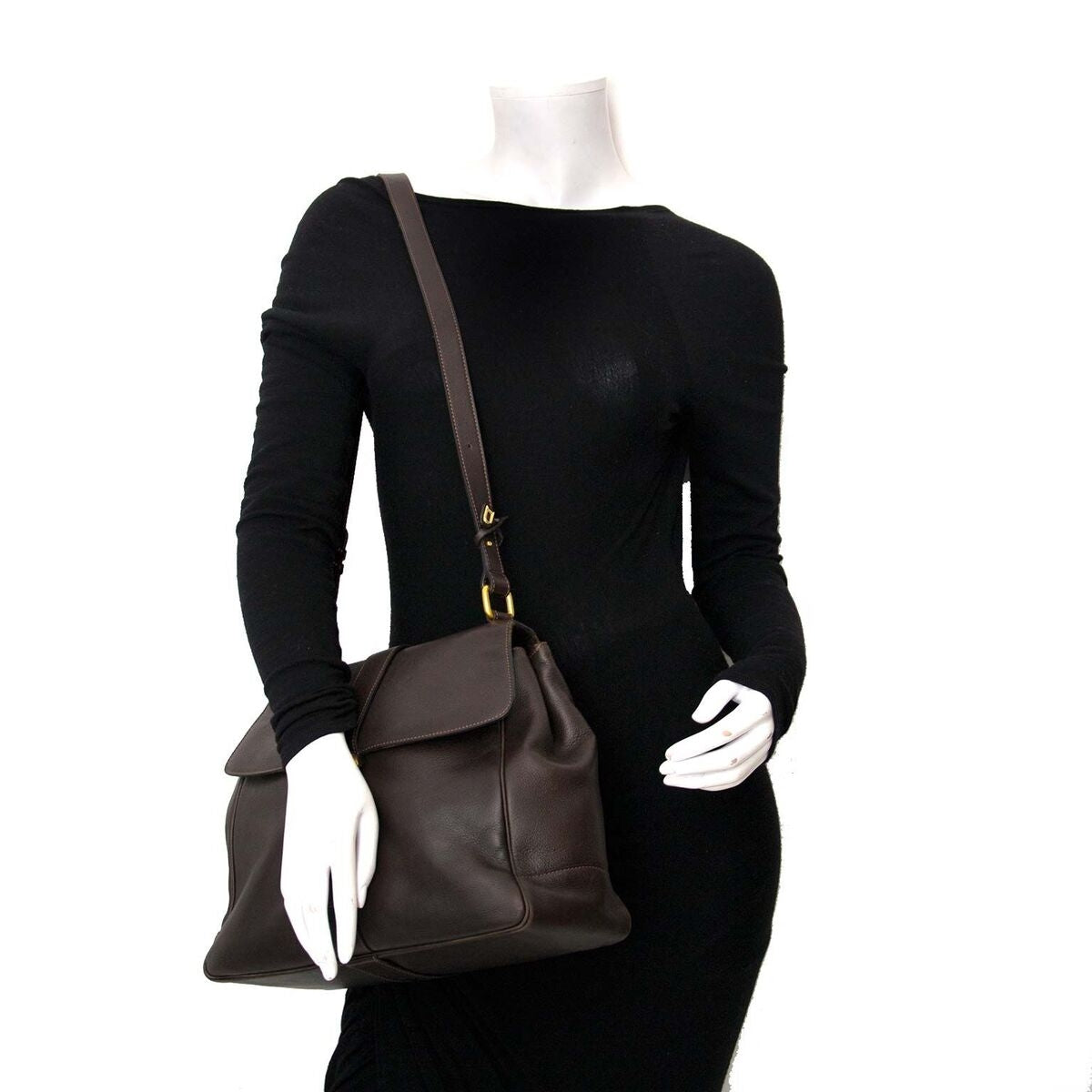 Compra une cartera Delvaux de cuero muy en moda para el precio correcto en LabelLOV.