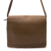 Delvaux Taupe Messenger Grained Leather Bag Buy authentic designer Delvaux secondhand bags at Labellov at the best price. Safe and secure shopping. Koop tweedehands authentieke Delvaux tassen bij designer webwinkel labellov.