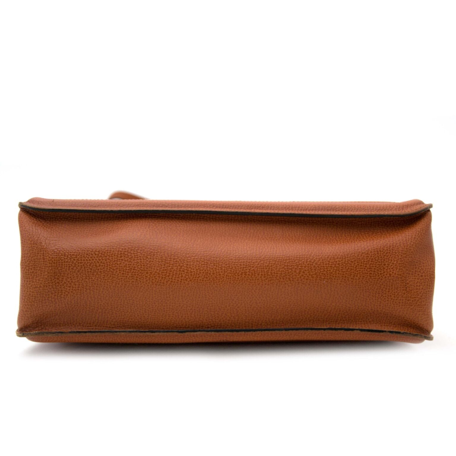 buy beautiful vintage designer handbags on labellov.com or in our showroom in Antwerp