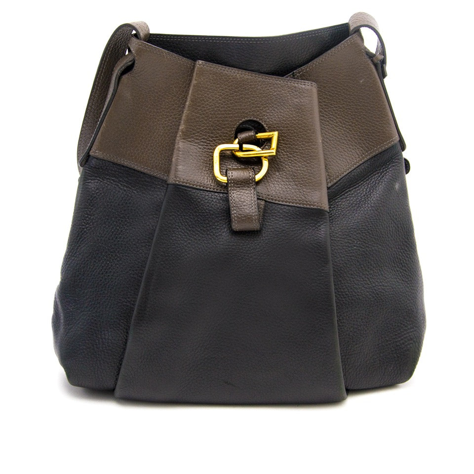shop online at the best price your secondhand luxury Delvaux Two Tone Shoulderbag