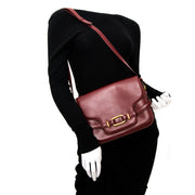 Second hand Delvaux shoulder bag for the best price at Labellov webshop. Safe and secure online shopping with 100% authenticity. Seconde main Delvaux sac à epaule pour le meilleur prix.