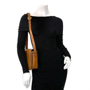 Delvaux Camel 'Heureux' Leather Saddle Flap Bag Buy authentic designer Chanel secondhand bags at Labellov at the best price. Safe and secure shopping. Koop tweedehands authentieke Chanel tassen bij designer webwinkel labellov.