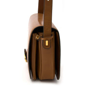 Delvaux Camel 'Heureux' Leather Saddle Flap Bag Buy authentic designer Chanel secondhand bags at Labellov at the best price. Safe and secure shopping. Koop tweedehands authentieke Chanel tassen bij designer webwinkel labellov.