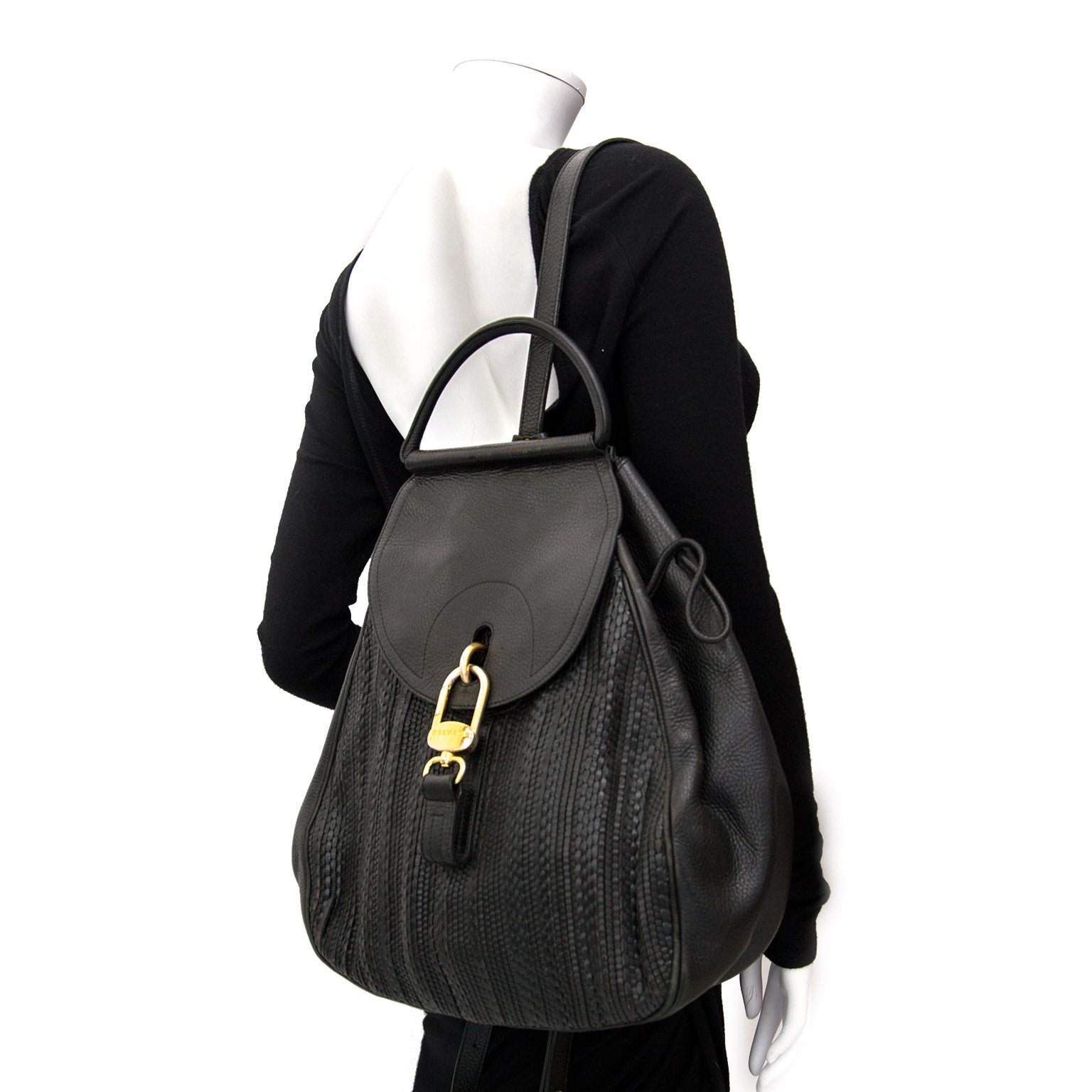 Authentieke Delvaux rugzak voor de juiste prijs bij LabelLOV vintage webshop. Veilig online winkelen. Luxe, vintage, mode. Antwerpen, België.
