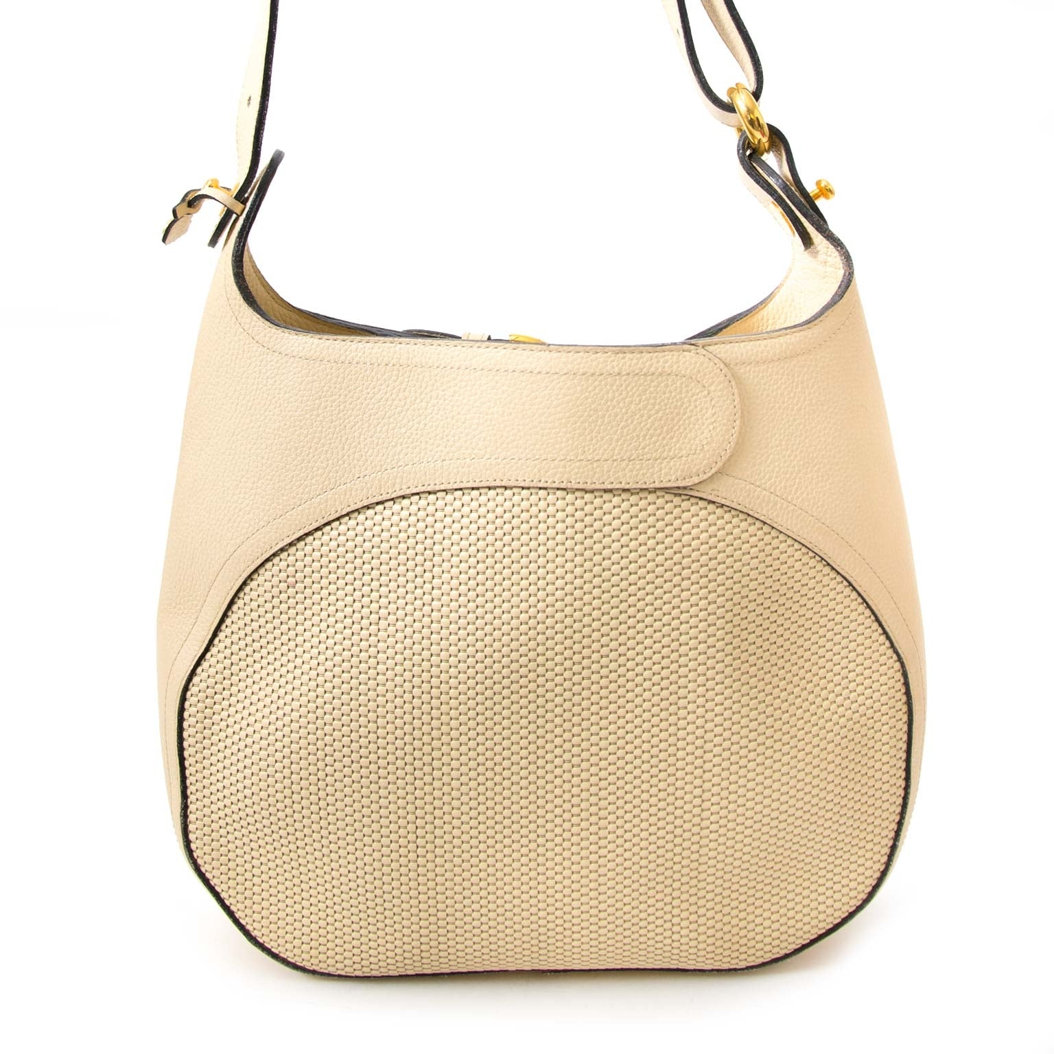 Labellov vintage fashion webshop with delvaux chardonnay bags