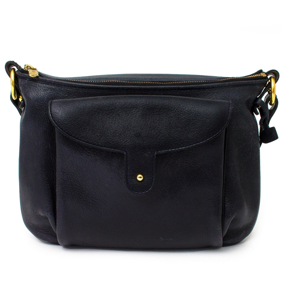Secondhand designer bags at the best price and with worldwide shipping to order on Labellov Consignment Luxury Store