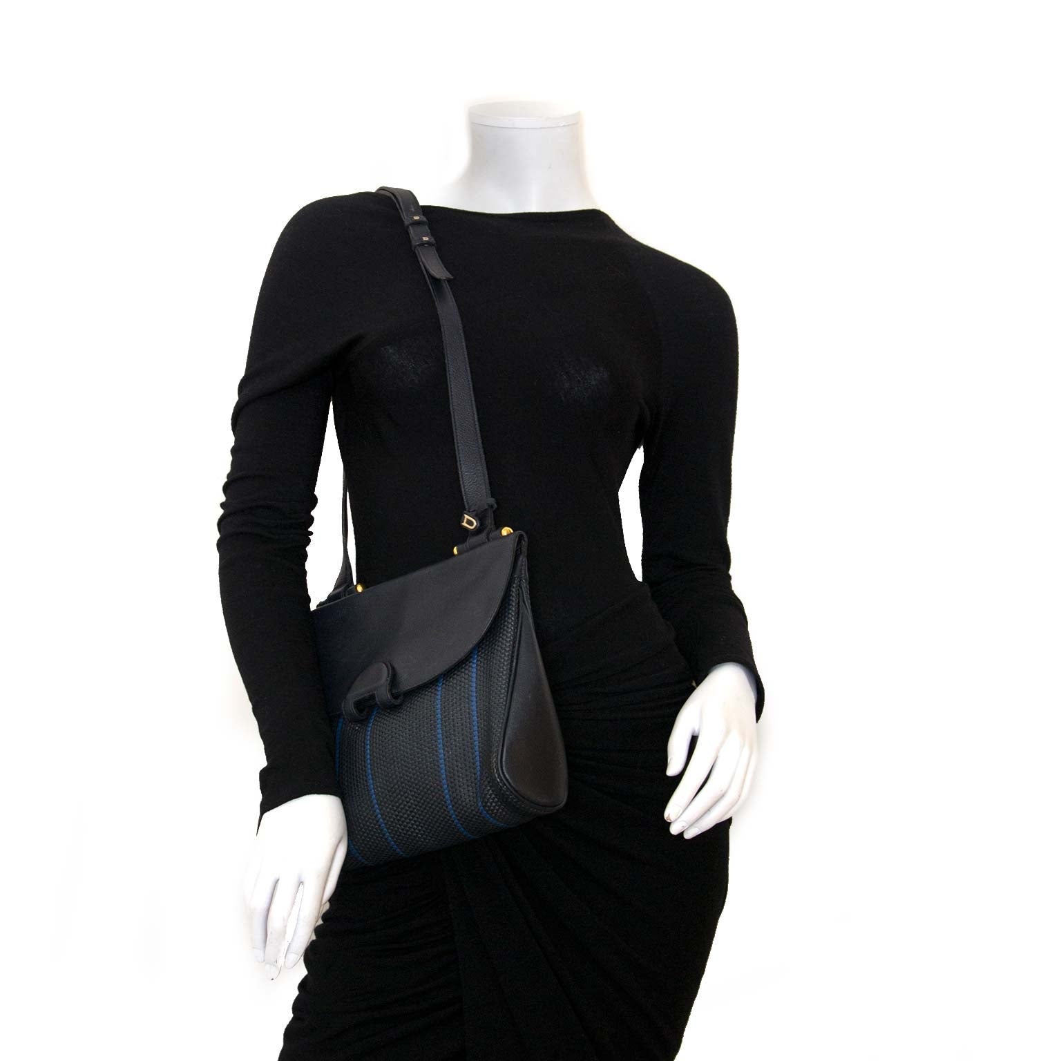 Delvaux Toile De Cuir Navy schouder tas blauw nu te koop bij labellov.com tegen de beste prijs