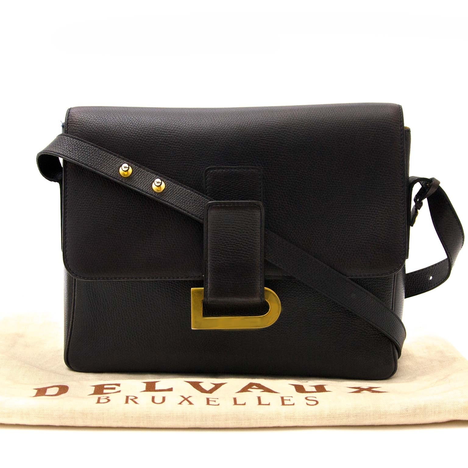 koop tweedehands Delvaux Dark Blue D Crossbody Bag aan goede prijs bij Labellov in Antwerpen