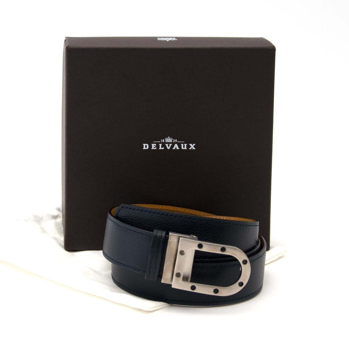 Achetez un authentique Delvaux ceinture pour le bon prix chez LabelLOV.