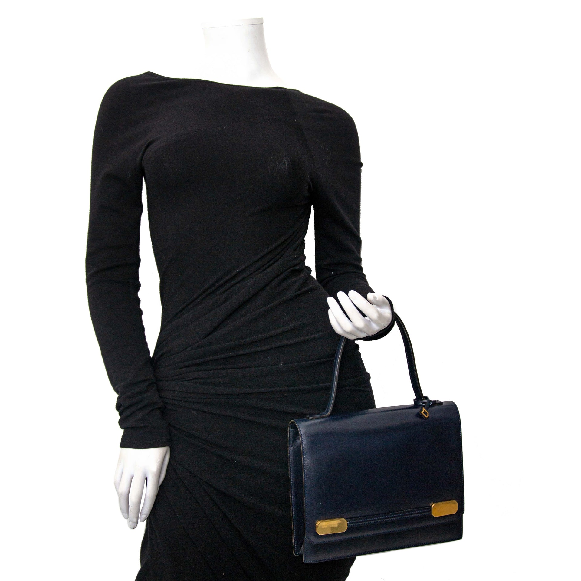 buy secondhand authentic Delvaux Dark Blue Leather Handbag for less at Labellov, online vintage webshop