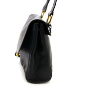 Achetez un authentique Delvaux sac à main en monogramme pour le bon prix chez LabelLOV.