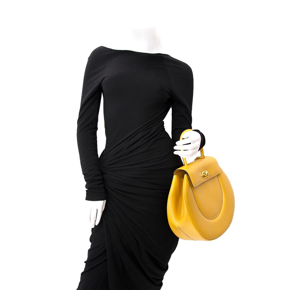 Shop safe online aan de beste prijs Delvaux Yellow Extase Galop bag bij Labellov.com