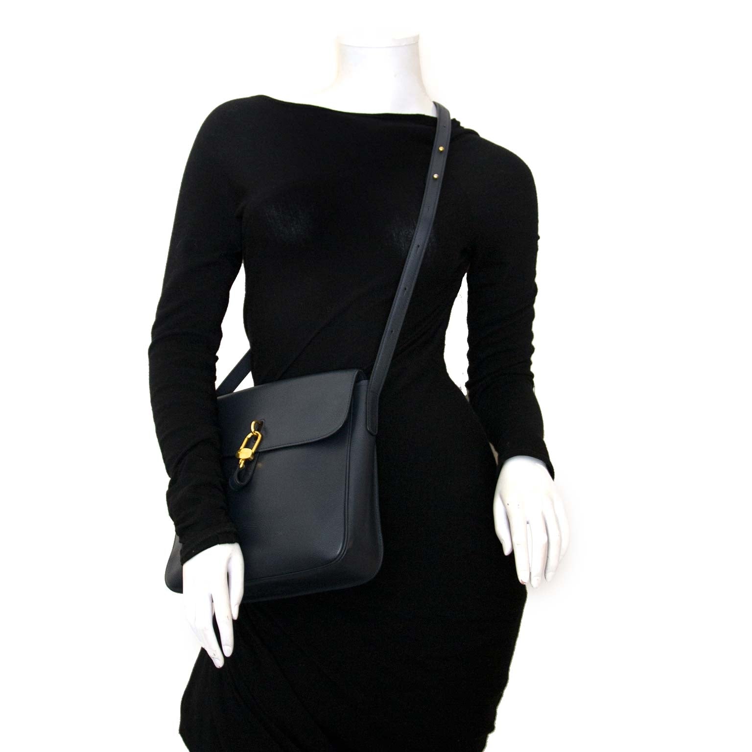 Koop authentieke tweedehands Delvaux tassen bij labellov vintage mode webshop