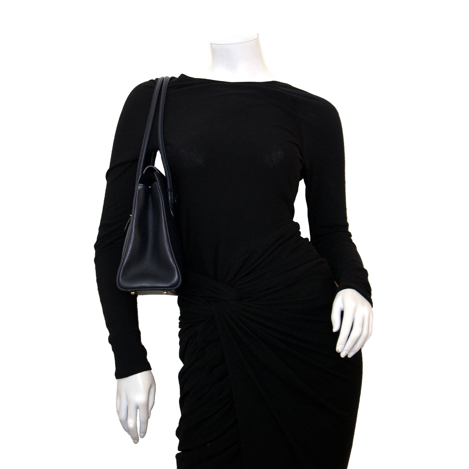 Buy designer Delvaux handbags at Labellov vintage fashion webshop