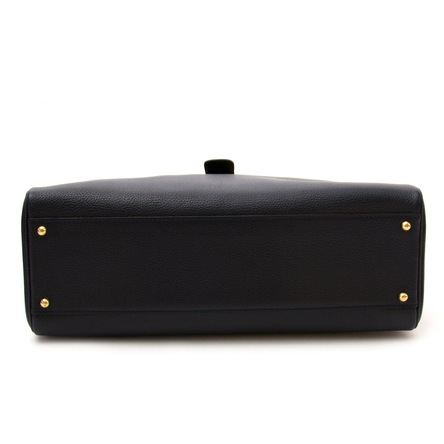 Fashion luxury vintage webshop Labellov has the lowest prices for Delvaux bags