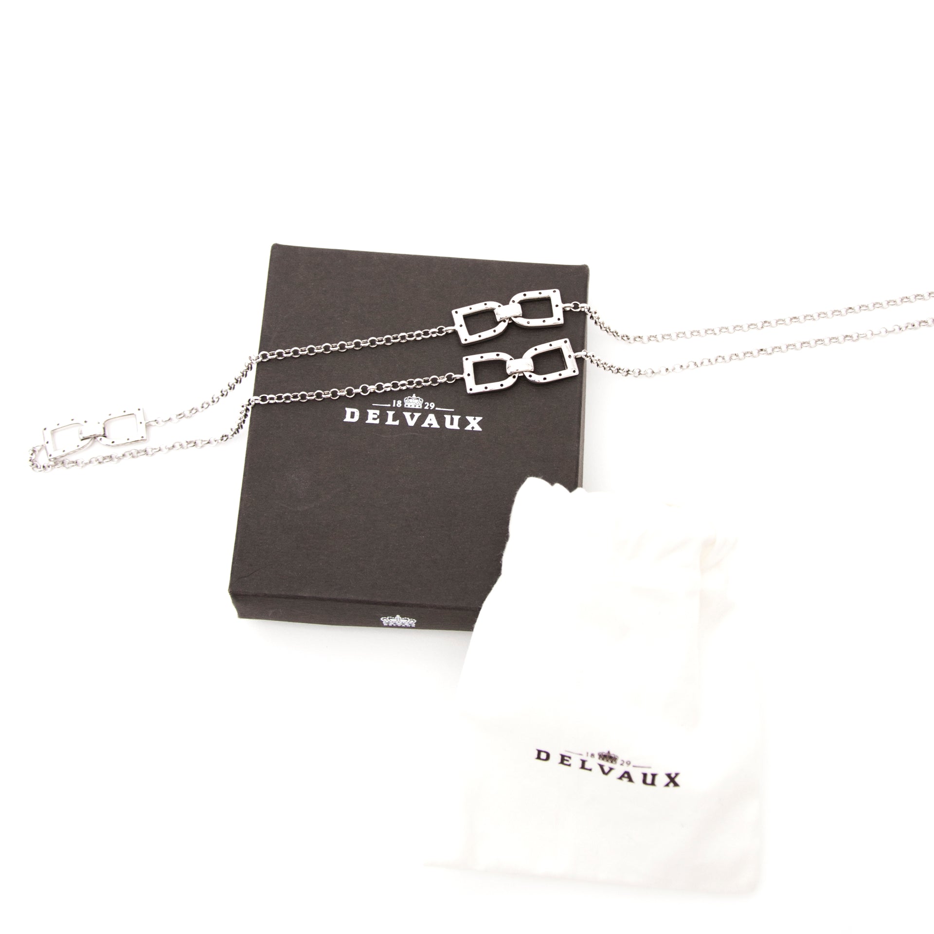Acheter en ligne chez Labellov.com Delvaux 'D' Silver Necklace