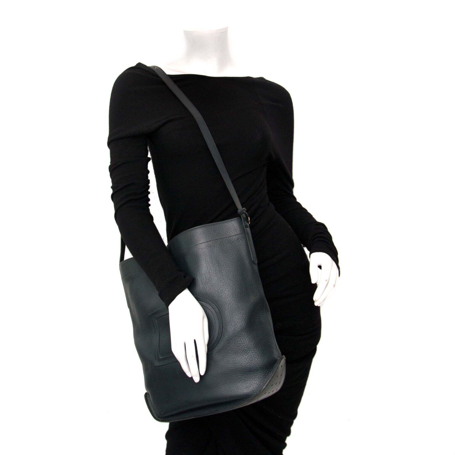 Authentic desinger handbags on labellov.com