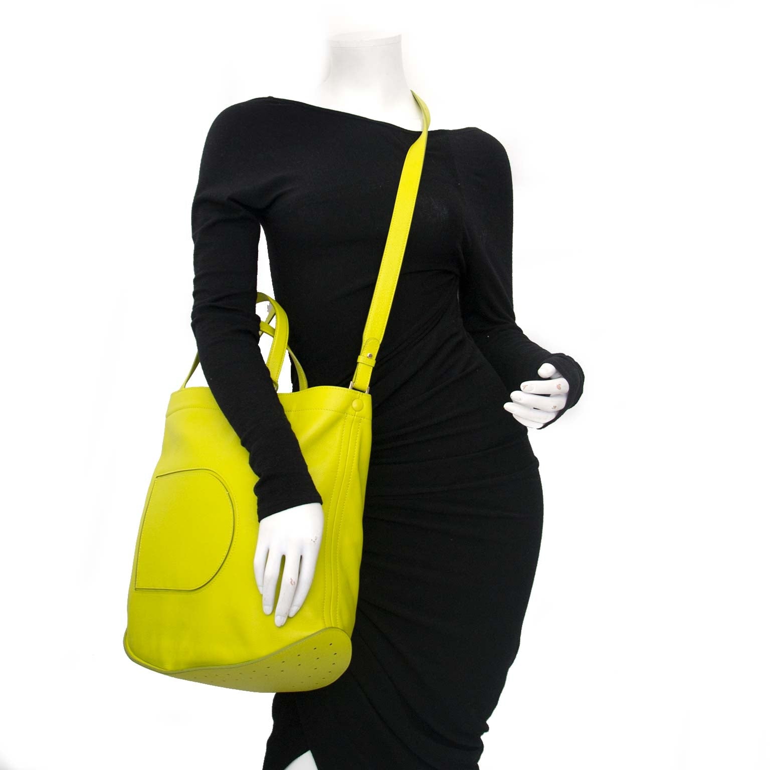koop veilig online tegen de beste prijs jou tweedehands Delvaux Le Pin Cabas Allure Absinthe Shoulder Bag