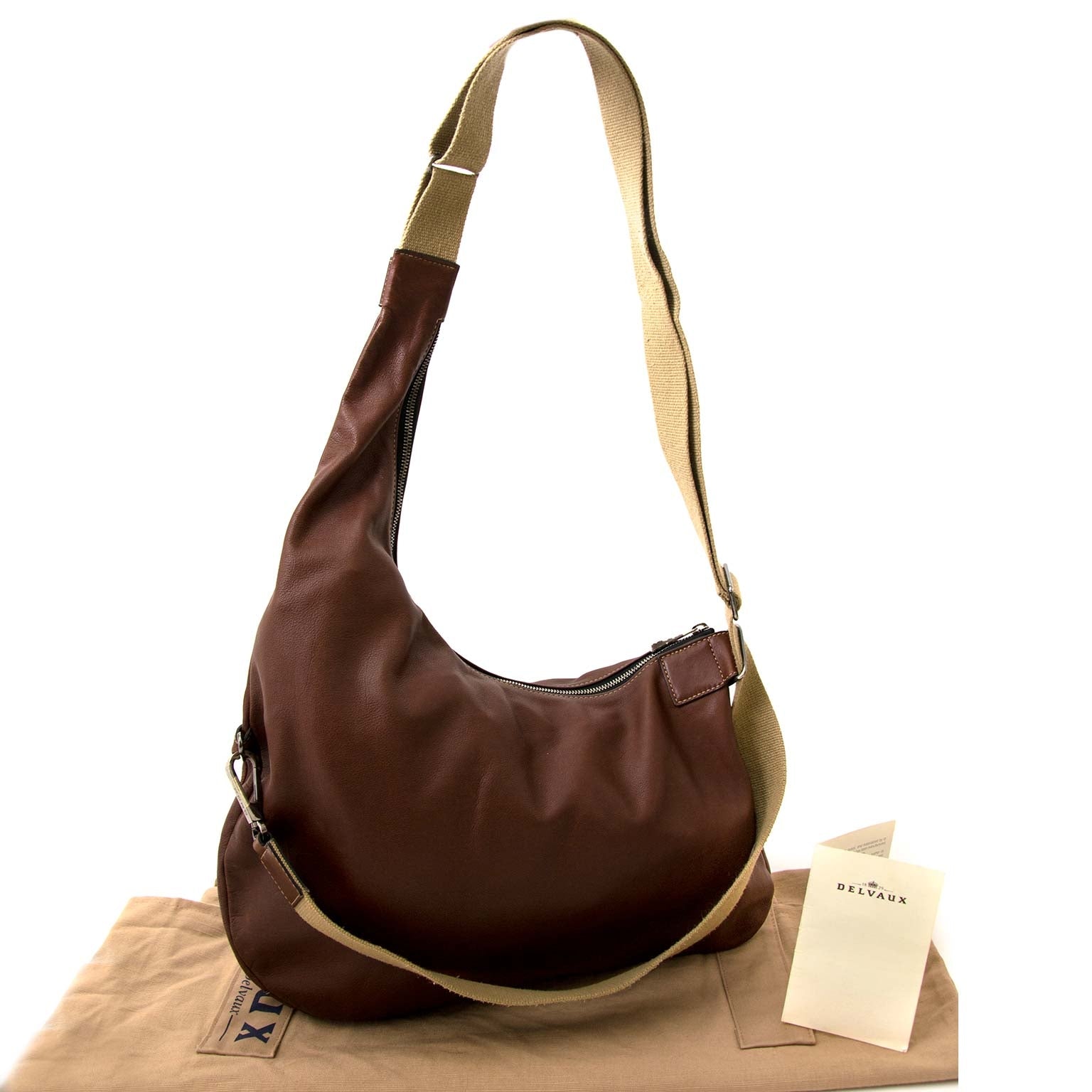 Koop authentieke Deux De Delvaux tassen nu online bij Labellov vintage mode webshop