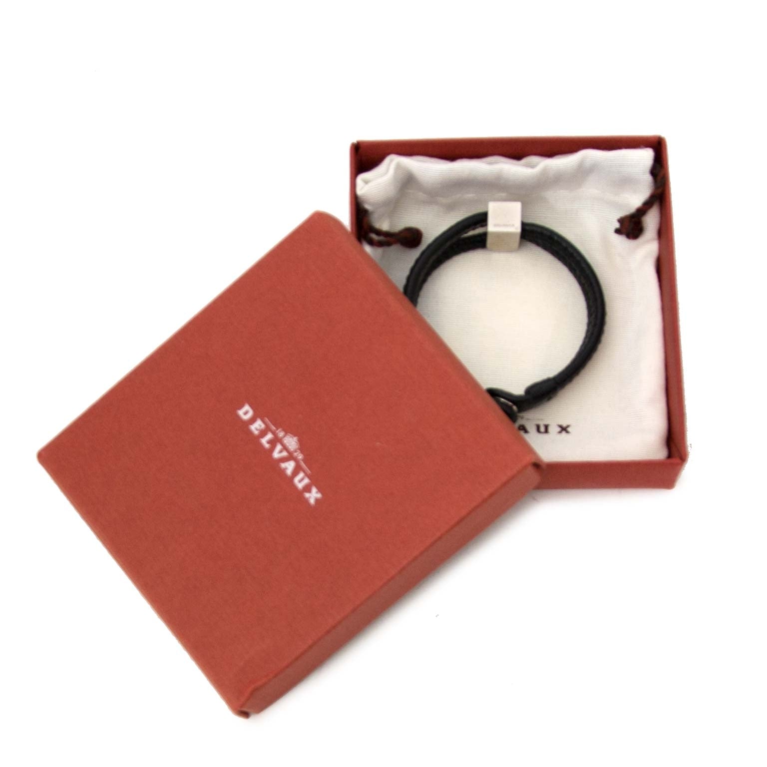 Koop delvaux armbanden online bij Labellov vintage mode webshop