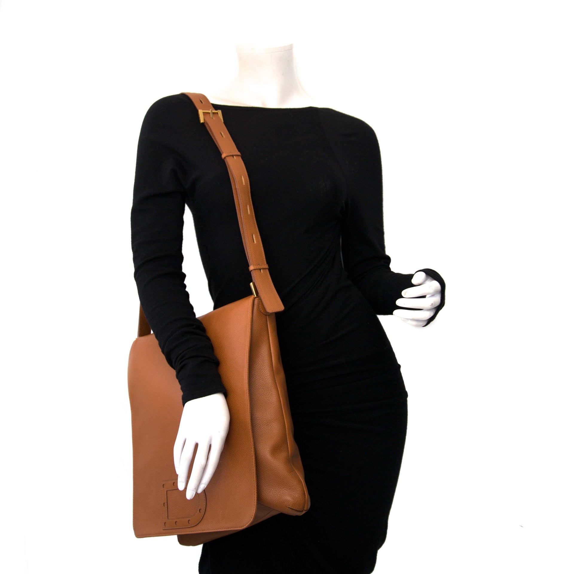 shop safe online your secondhand Delvaux Cognac Louise Baudrier Gm Shoulder Bag