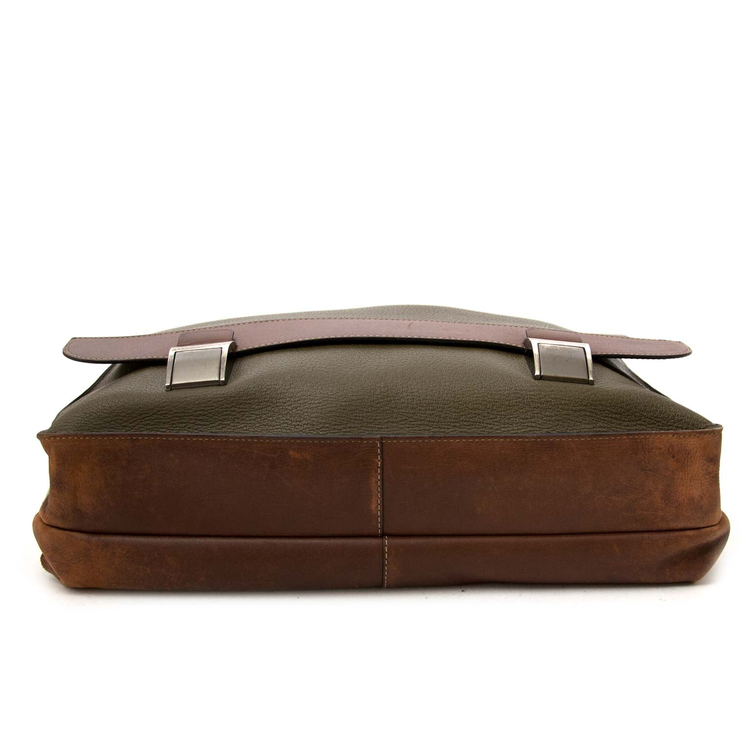 safe online shopping at labellov vintage fashion webshop with deux de delvaux messenger bags