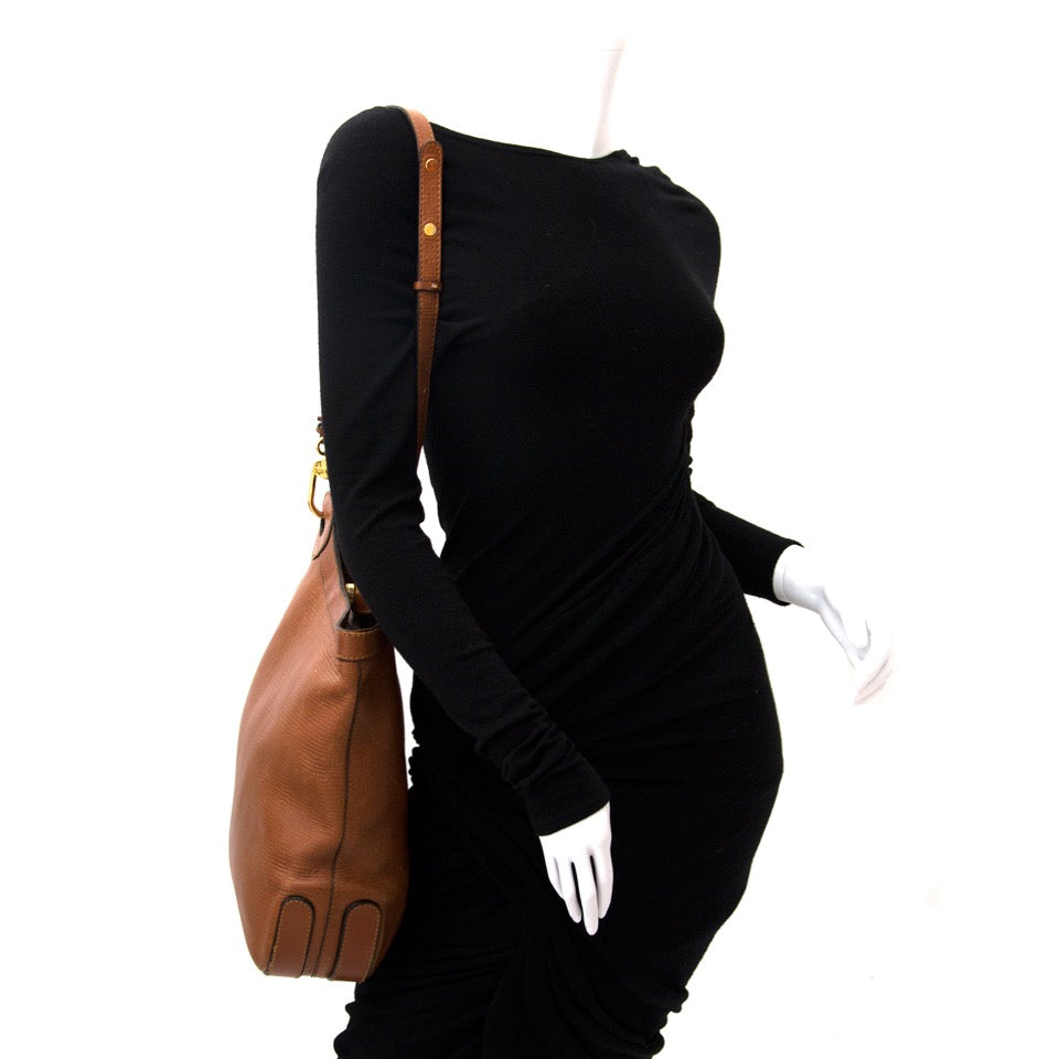 Koop uw Delvaux Camel Shoulder Bag aan de beste prijs bij Labellov.