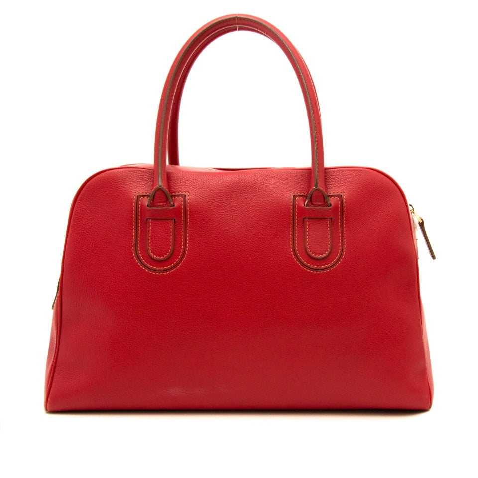 Vintage Delvaux boston bag for the best price at Labellov webshop. Safe and secure online shopping with 100% authenticity. Vintage Delvaux boston bag pour le meilleur prix.