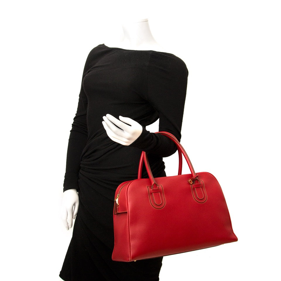 Vintage Delvaux boston bag for the best price at Labellov webshop. Safe and secure online shopping with 100% authenticity. Vintage Delvaux boston bag pour le meilleur prix.