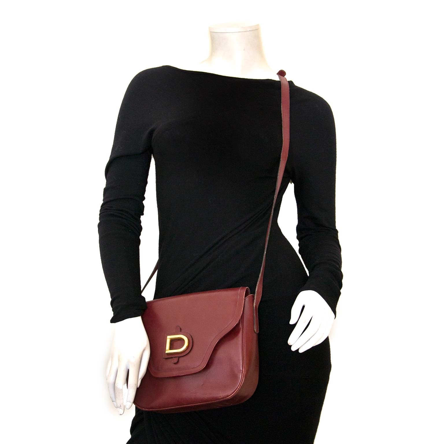 koop veilig online tweedehands Delvaux Bordeaux Leather Crossbody Bag
