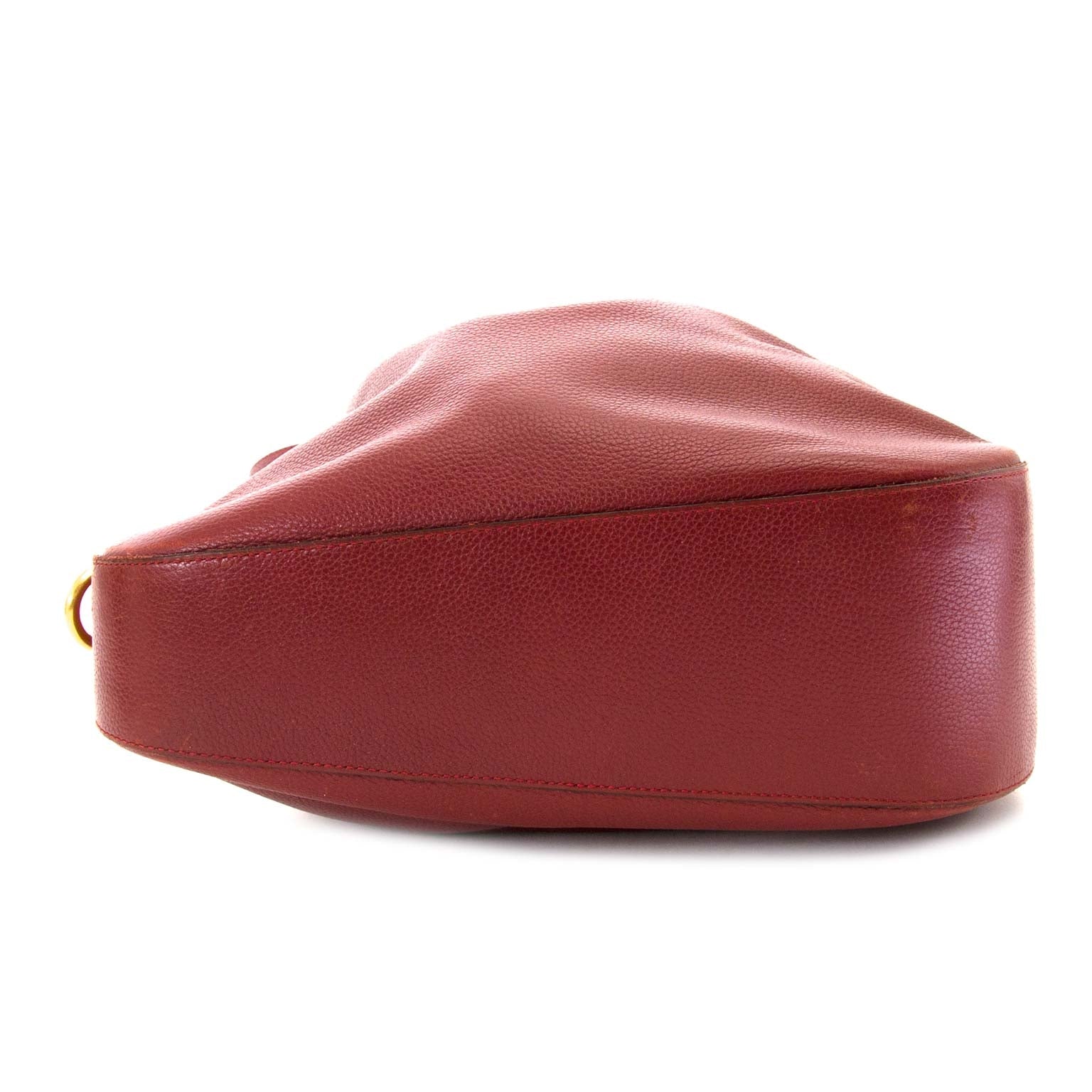 achetez et vendez seconde main Delvaux Red Leather Catogan Trotteur Bag chez labellov vintage boutique de mode en ligne