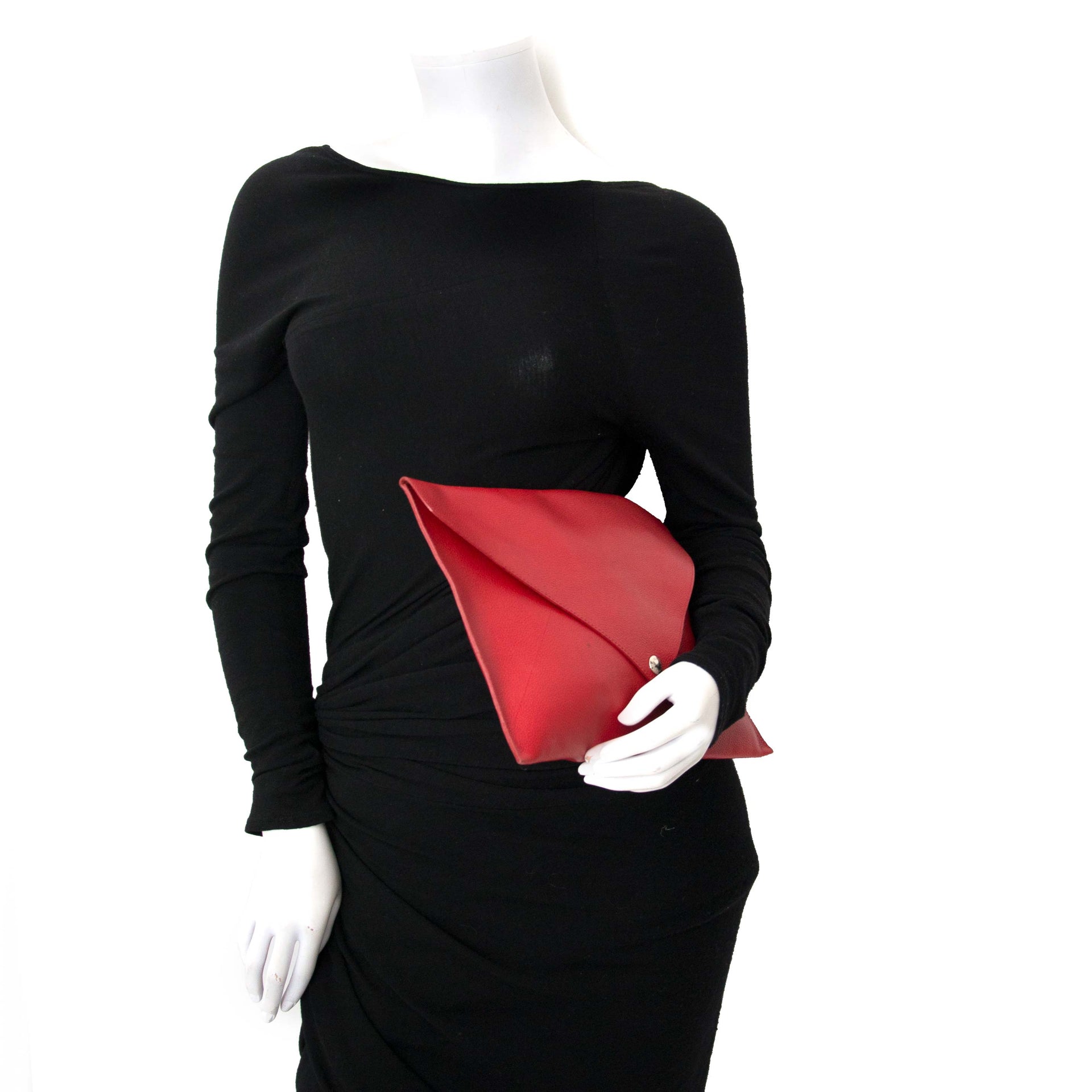 buy now online secondhand Delvaux Red Enveloppe Clutch on labellov.com