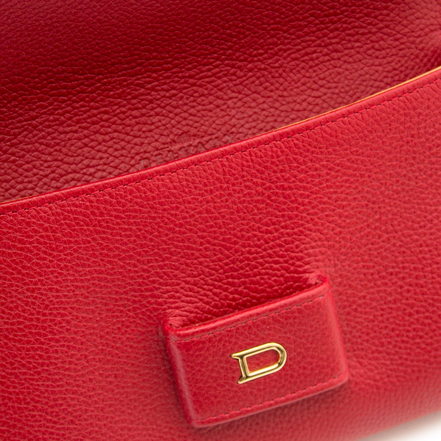 De mooiste handtassen en accessoires van Delvaux aan de beste prijzen bij Labellov