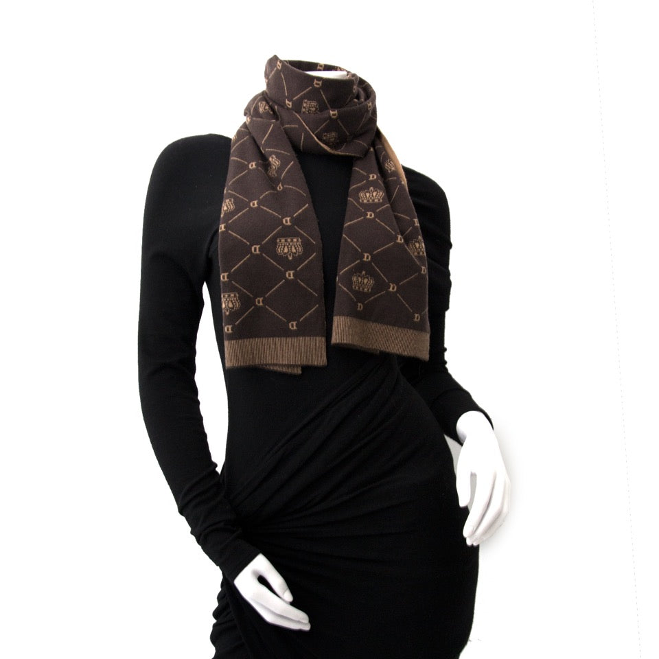 koop online aan de beste prijs jouw tweedehands Delvaux Two Toned Scarf