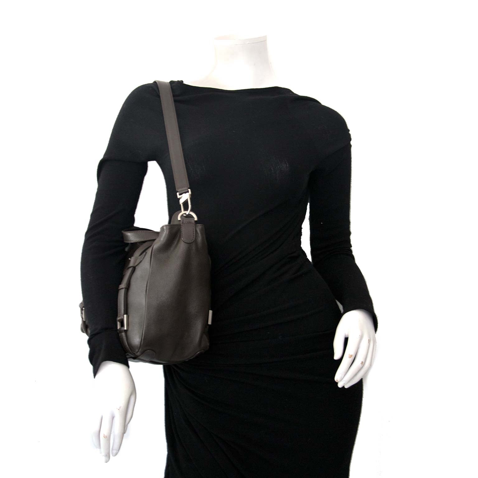 buy secondhand authentic Delvaux Saint Germain Lady Calf Handbag at the right price at Labellov, vintage webshop.